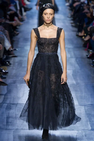 Look 64